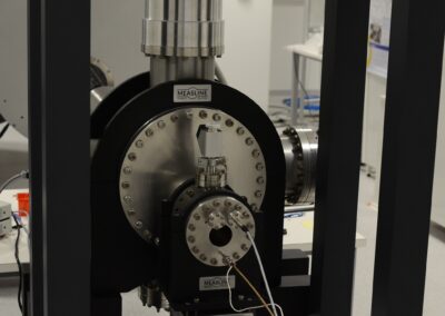 TeraGaN cryostat